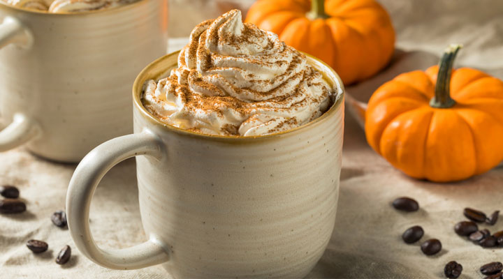 Don’t ignore your pumpkinspice fever for the sake of your smile! Instead, try the following homemade recipe for a healthier alternative to your autumn addiction.