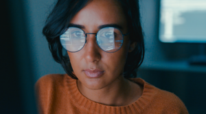 Person looking at their benefits online.