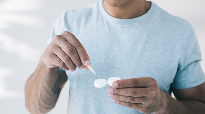 How to Take Care of Contact Lenses the Right Way